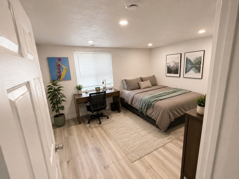 Building Photo - 1492 E 900 S