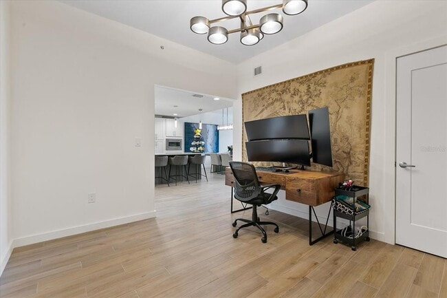 Building Photo - 920 N Osceola Ave