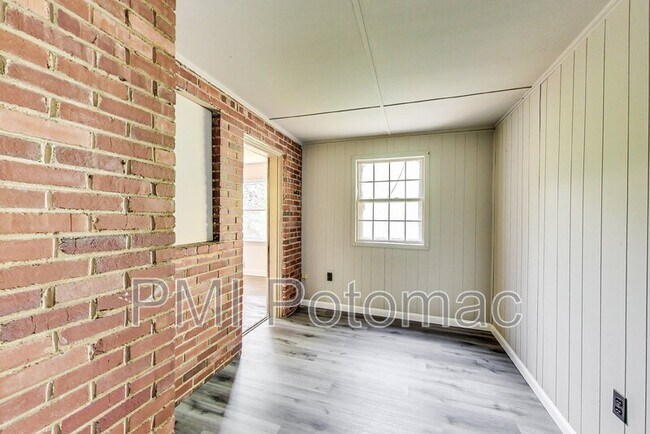 Building Photo - 2710 Emmet Rd