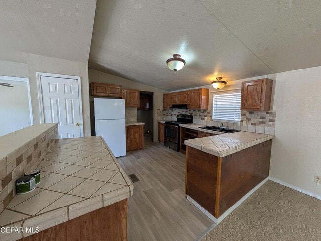 Building Photo - 10372 Manzana Rd