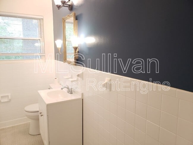 Building Photo - 2421 Dearborn Dr