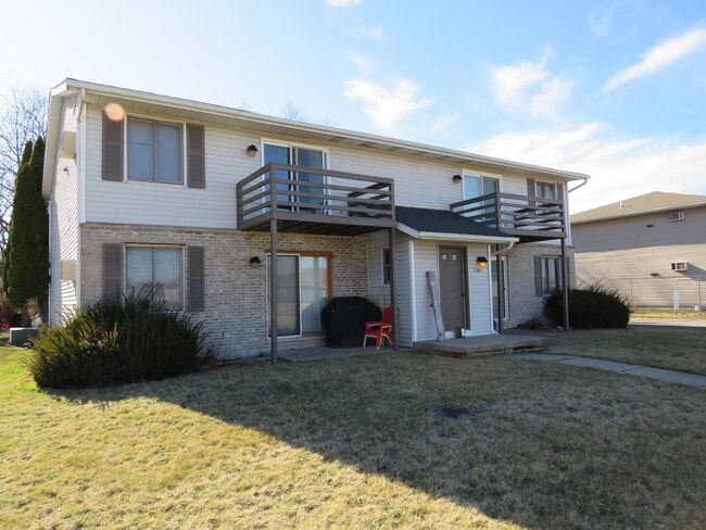 Building Photo - 2304 Ashland Dr