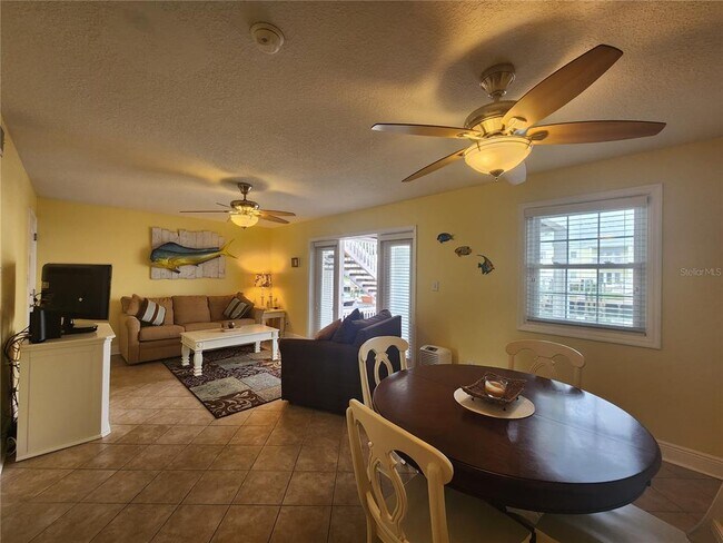 Building Photo - 5215 Coquina Key Dr SE