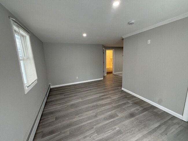 Building Photo - 176 Court St