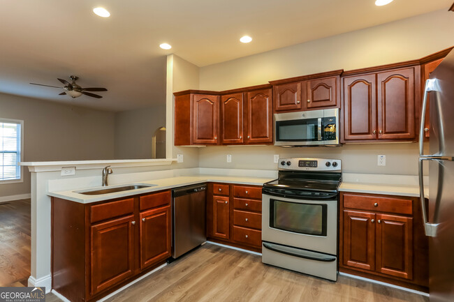 Building Photo - 90 Stiles Dr