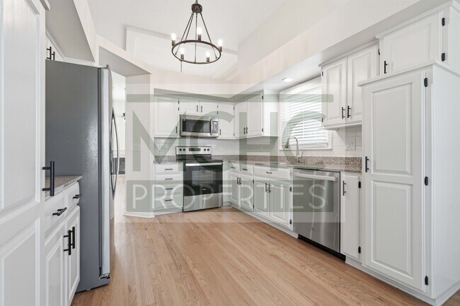 Building Photo - 15239 Goodman St