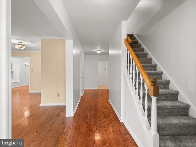 Building Photo - 1616 Todd Ln
