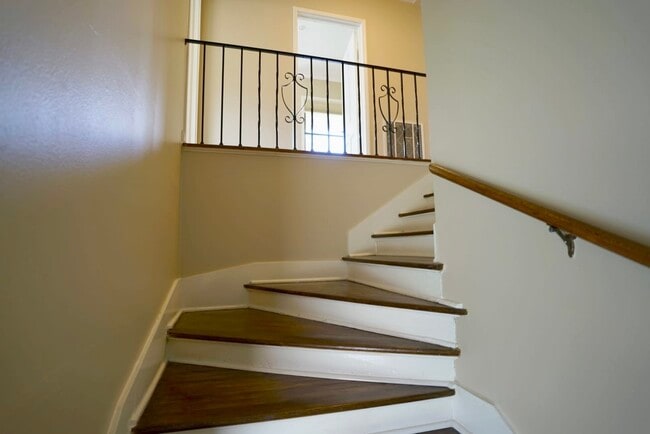 Building Photo - 3309 Lawrence St