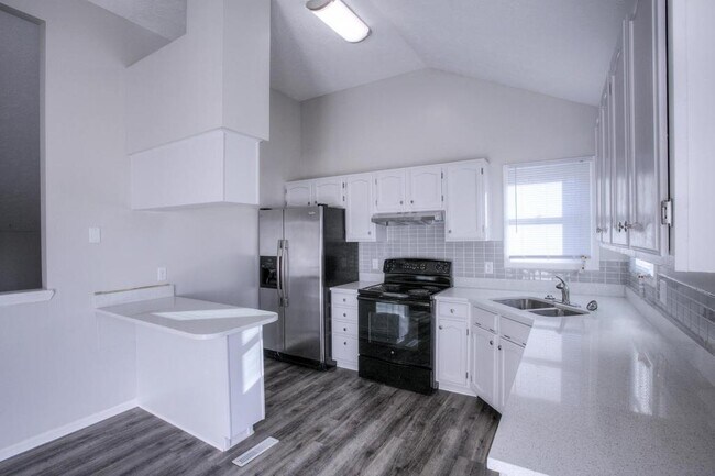 Building Photo - 3403 Henery Rd