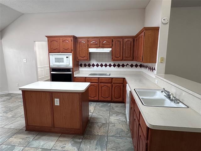 Building Photo - 2514 Chapel Hill Dr