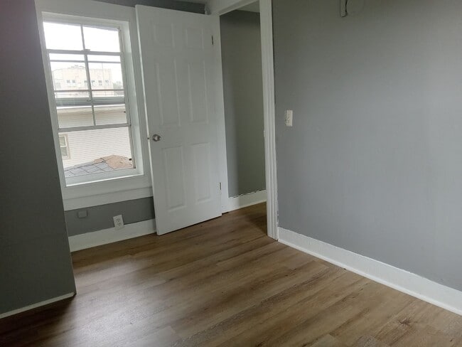 Building Photo - 718-720 E Grape St.