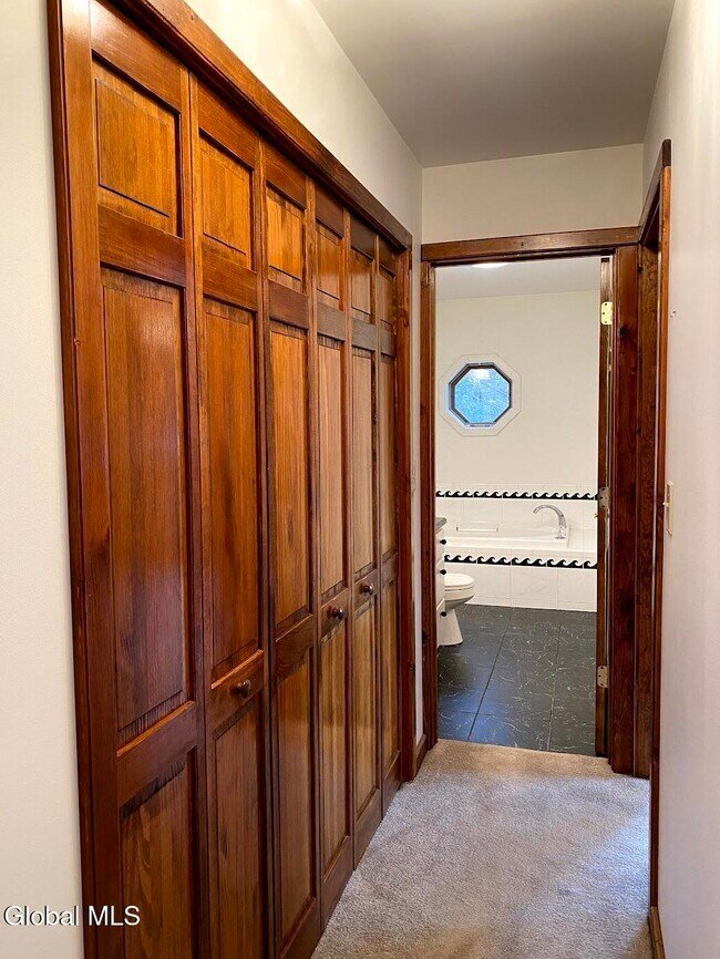 Building Photo - 2825 Best Ln
