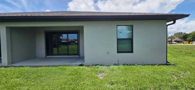 Building Photo - Duplex for rent