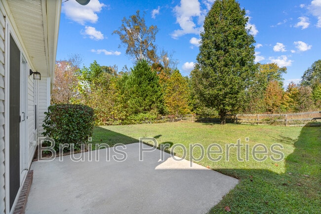 Building Photo - 5611 Sycamore Glen Rd