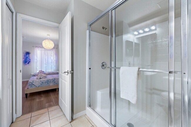 Building Photo - 453 Scrub Jay Way