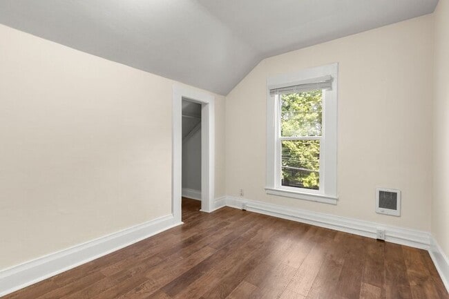 Building Photo - 4927 S Corbett Ave