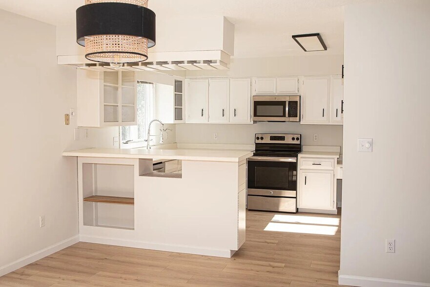 Building Photo - 517 Augusta National Way