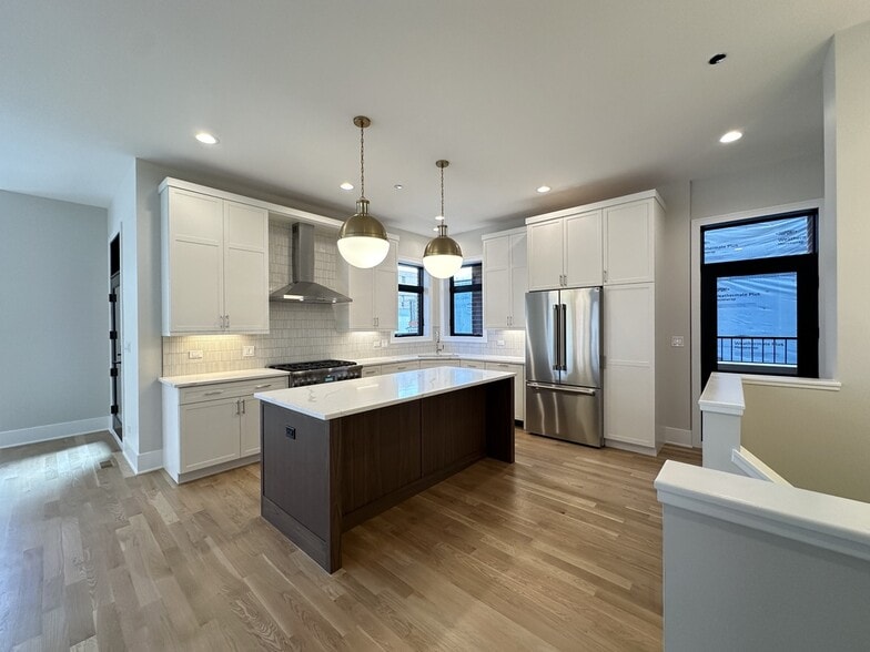 Building Photo - 1743 W Le Moyne St