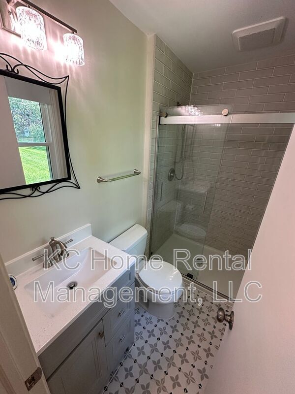 Building Photo - 8216 W 97th St