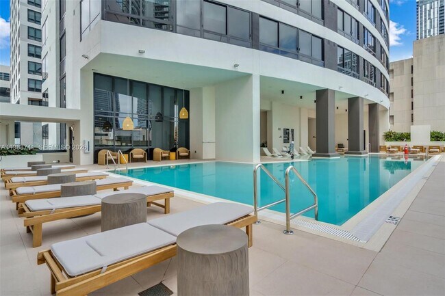 Building Photo - 225 N Miami Ave