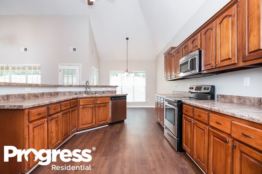 Building Photo - 5695 Kuykendall Dr