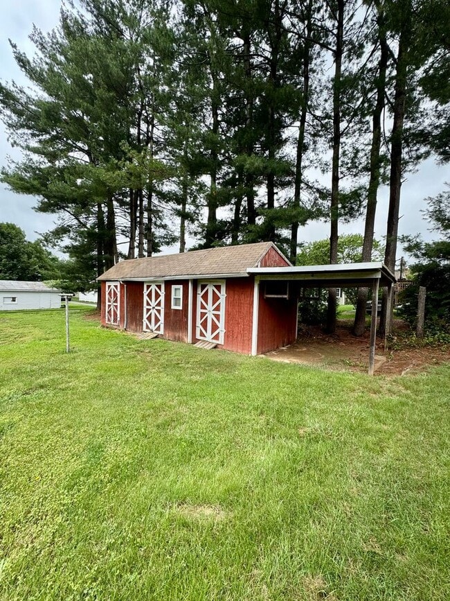 Building Photo - Single Family Home for Rent in Dayton