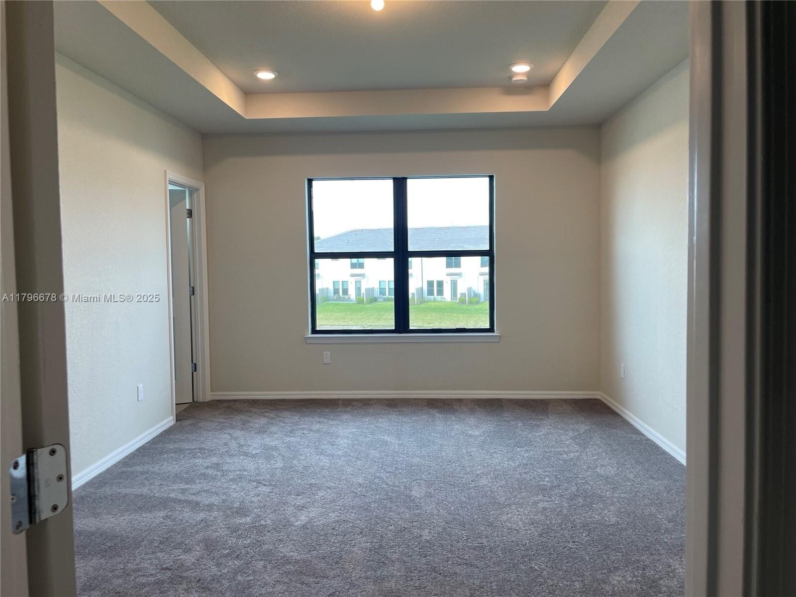 Building Photo - 2151 Appleton Cir S