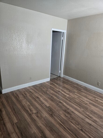 Building Photo - 33 Gold Bar Ct