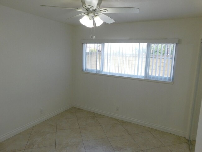 Building Photo - Spacious 5 Bed, 2 Bath one story house in the city of Orange.