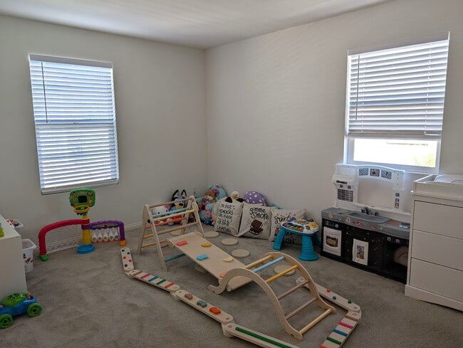 Building Photo - 17106 Zion Dr