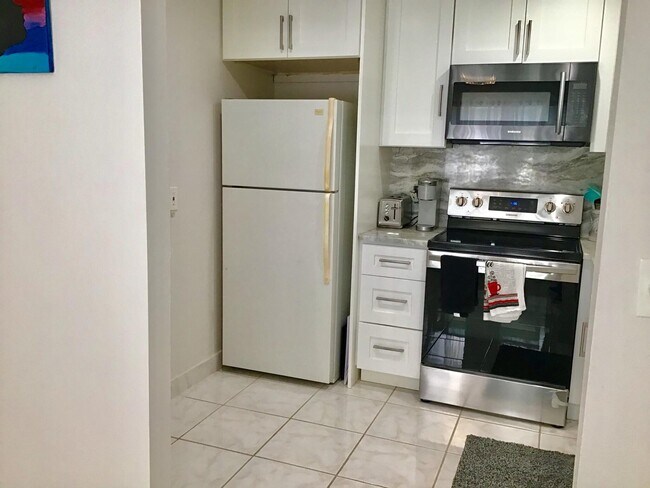 Building Photo - 239 Brittany F