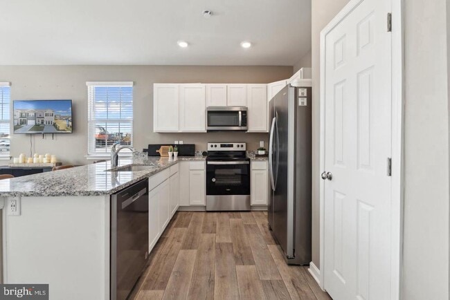 Building Photo - 171 Rae Ct