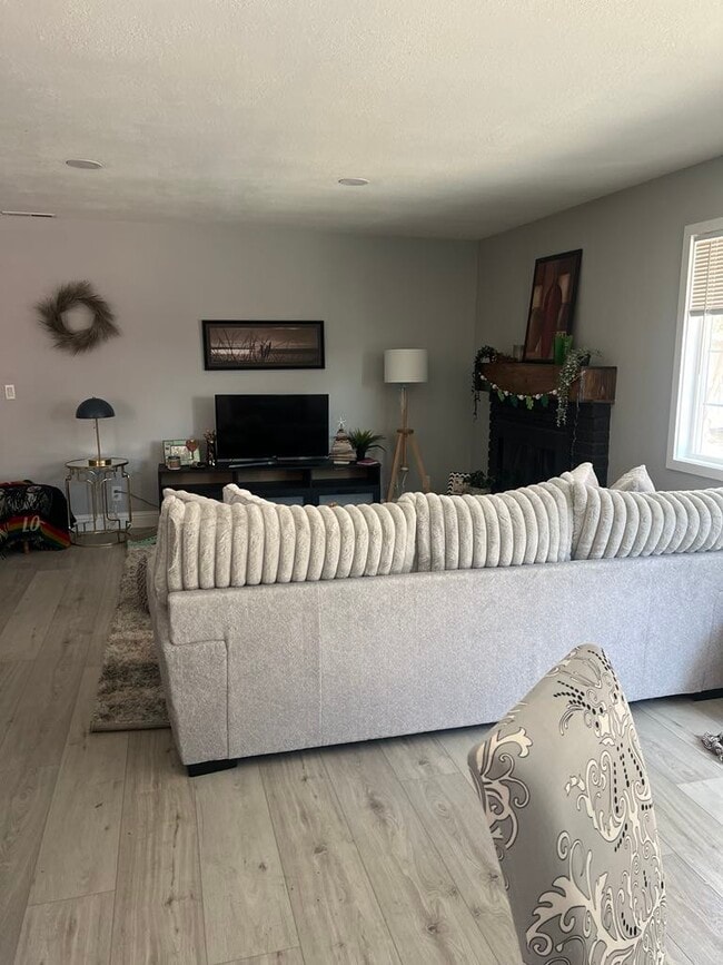 Building Photo - 808 Colton Dr