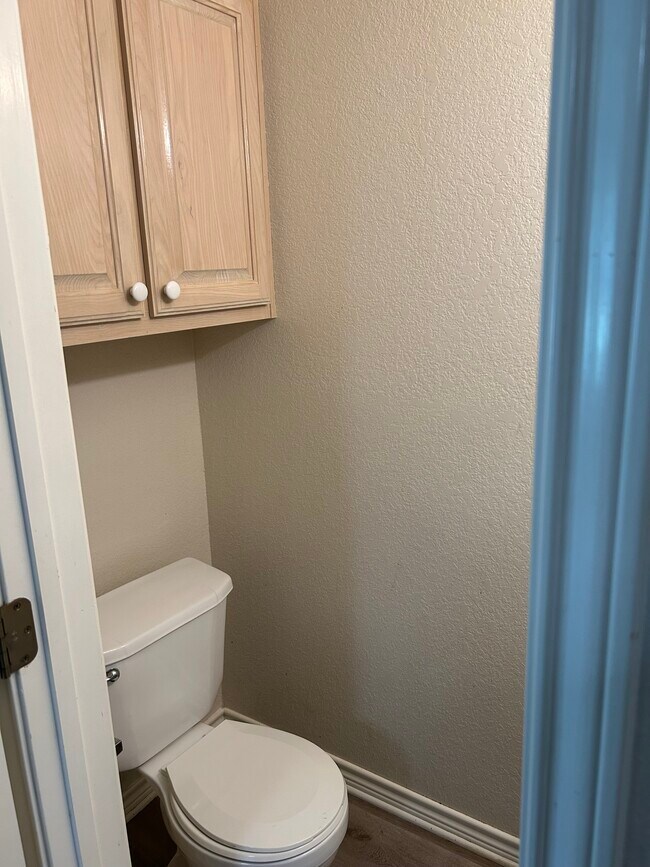 Building Photo - 2920 W Parnell St