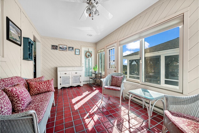 Building Photo - 35 Salters Farm Rd