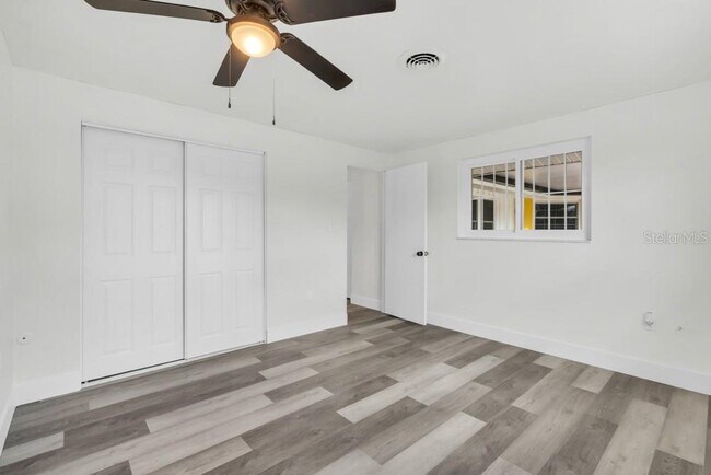 Building Photo - 456 Sandlewood Dr