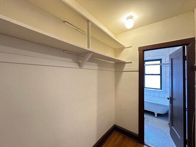 Building Photo - 3306 W Schubert Ave