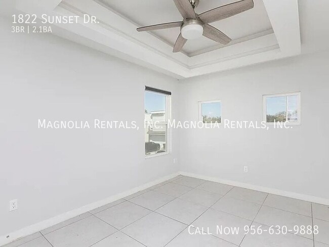 Building Photo - 1822 Sunset Dr