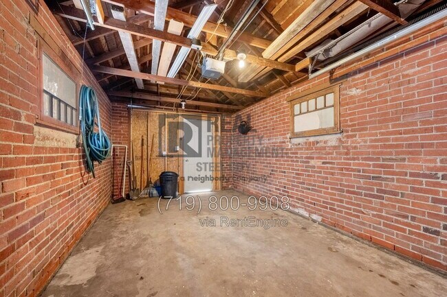 Building Photo - 121 Lake Ave