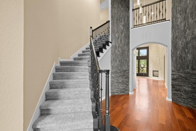 Building Photo - 11704 Palisades Pkwy