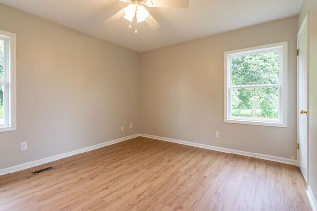 Building Photo - 2927 Greensboro Hwy