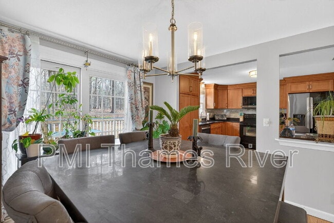 Building Photo - 74 Hurlburt St