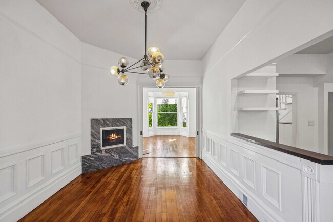 Building Photo - 282 Eureka St