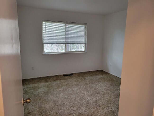 Building Photo - COMING SOON! Charming 4 Bed 3 Bath Home in...