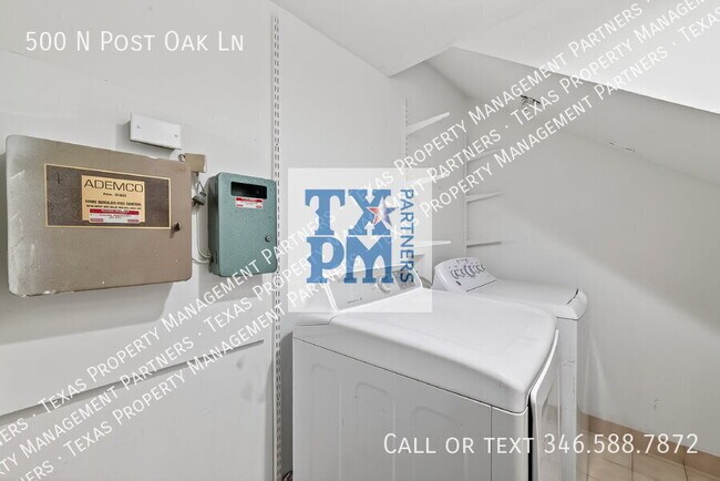 Building Photo - 500 N Post Oak Ln