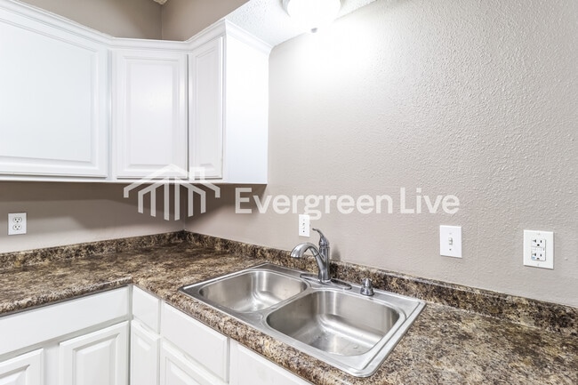 Building Photo - 1953 S 11th Pl