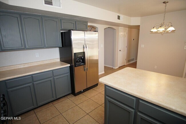 Building Photo - 11912 Mesquite Bush Dr