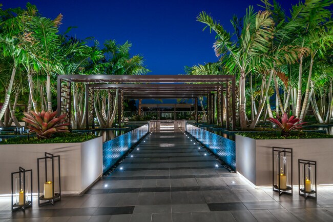 Building Photo - 200 SE Mizner Blvd
