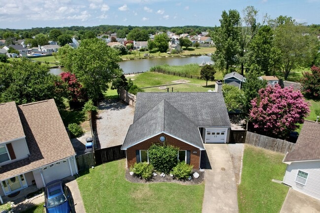 Building Photo - 1120 Revelstroke Ct