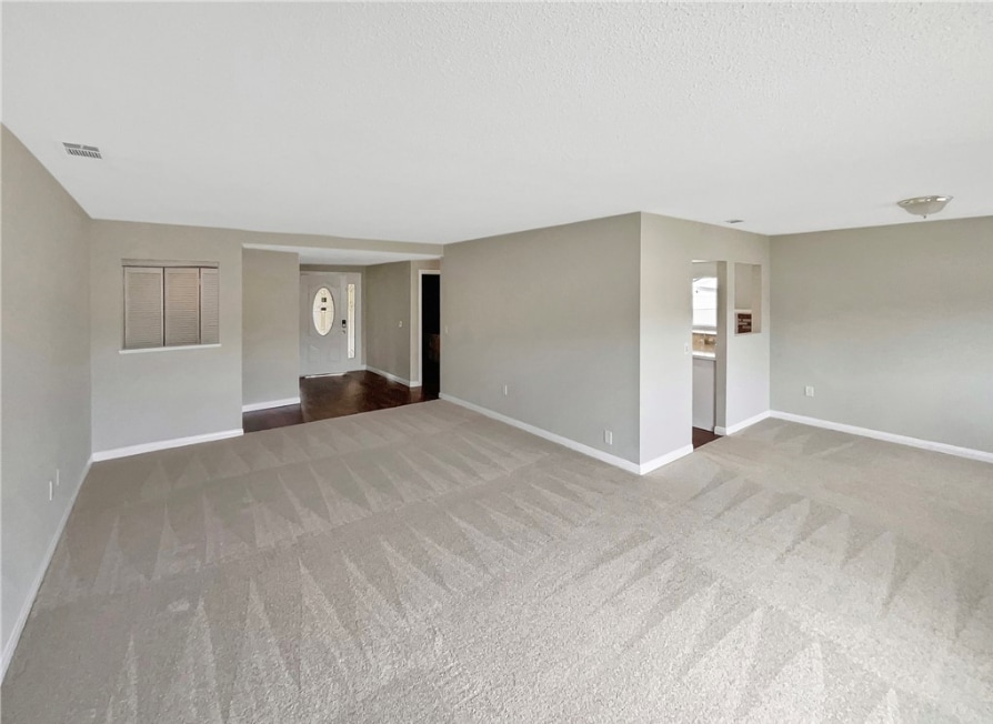 Building Photo - 5540 Royal Hill Dr